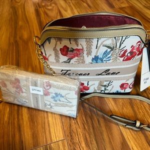 2 in 1. Purse and wallet. Brand new, perfect for spring season.